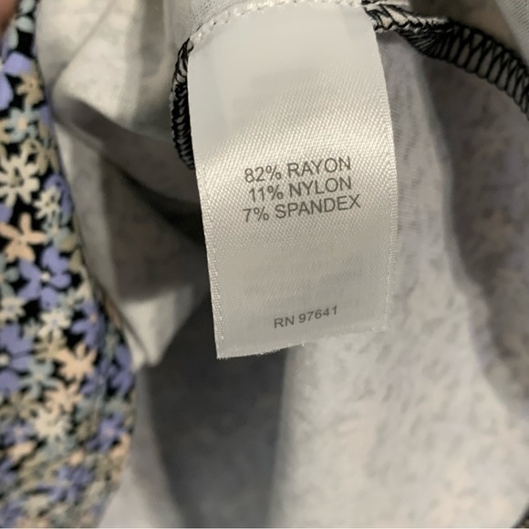 J. Jill NWT Wearever Collection‎ spring ditzy print short sleeve shirt. Size M - Picture 7 of 12